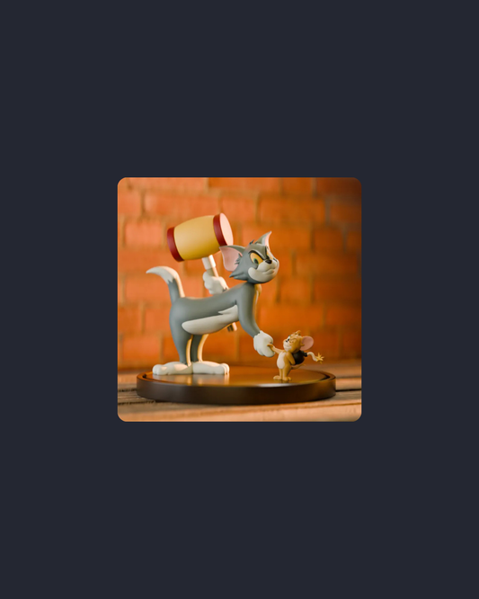 Tom and Jerry Figurine – Iconic Cartoon Duo